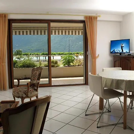 2p 4* 58m2 Face Au Daire *