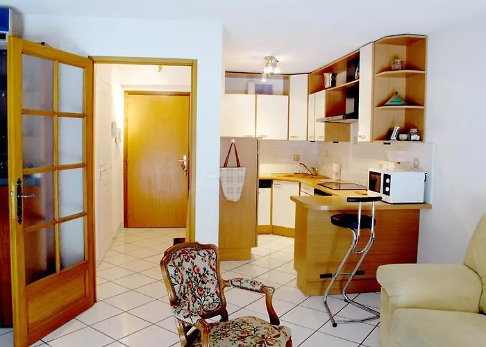 Apartment 2p 4* 58m2 Face Au *